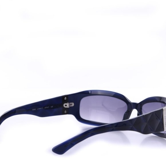 Vintage CHANEL Quilted CC Sunglasses Blue Gradient main image 9